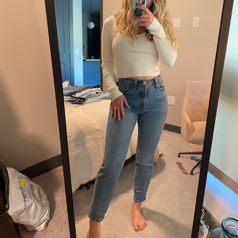 Levi’s Wedgie Fit Ankle Jeans